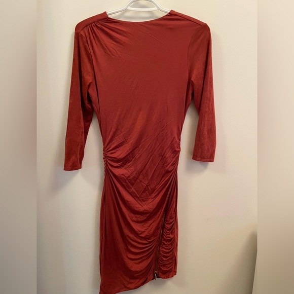 Guess dress in XXS - Picture 2 of 3